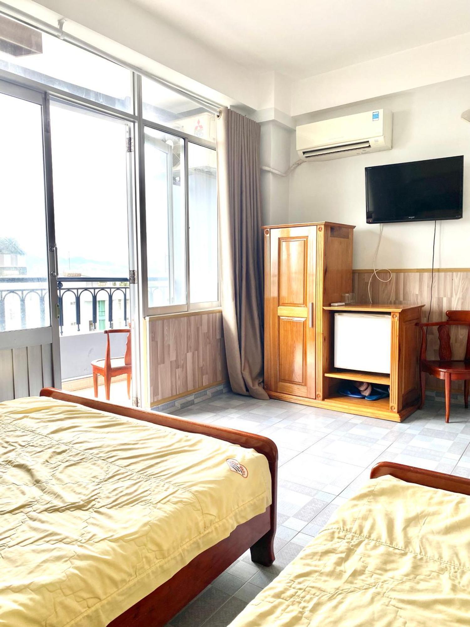 Hotel Tue Tinh Nha Trang Esterno foto