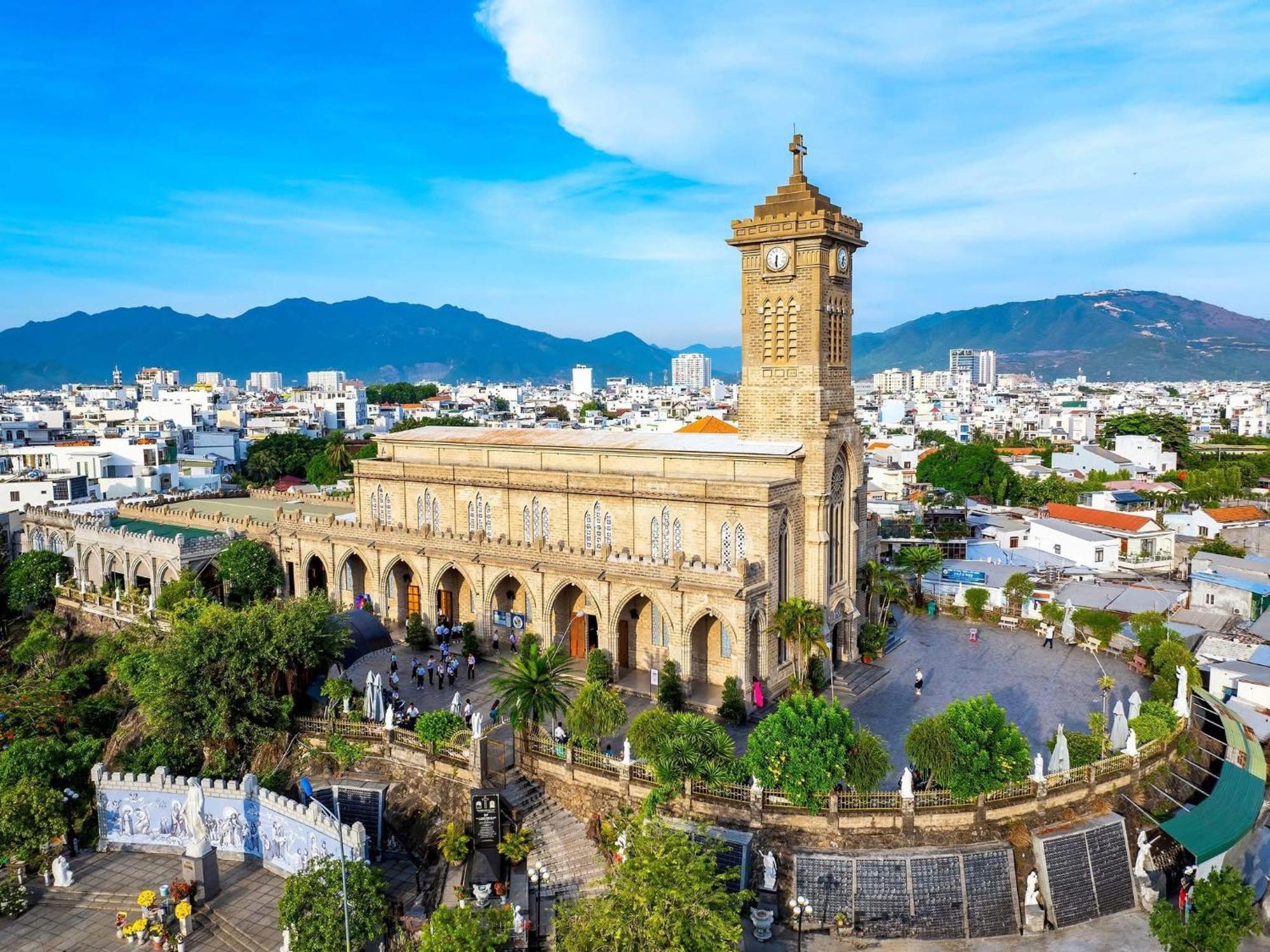 Hotel Tue Tinh Nha Trang Esterno foto