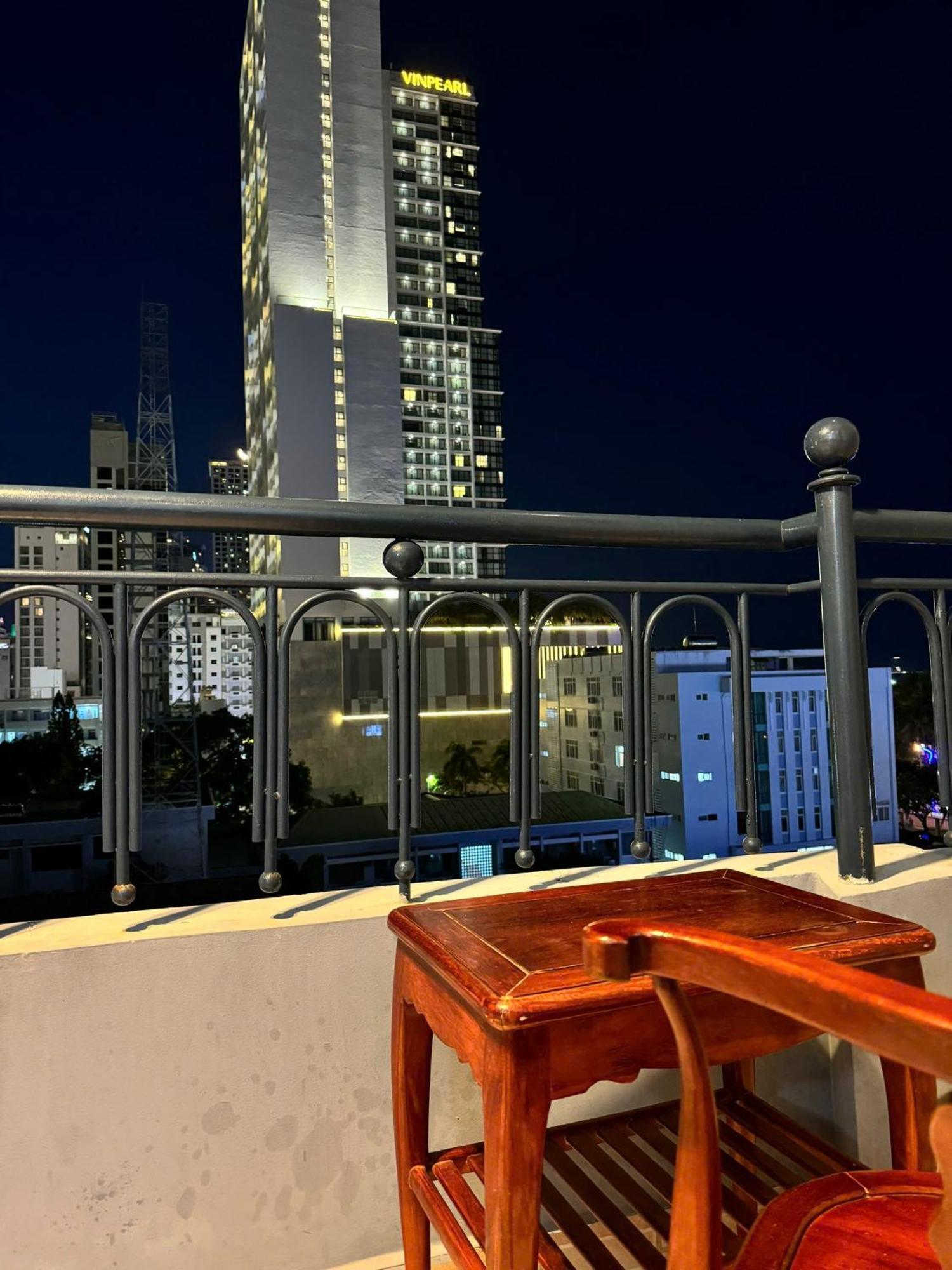 Hotel Tue Tinh Nha Trang Esterno foto