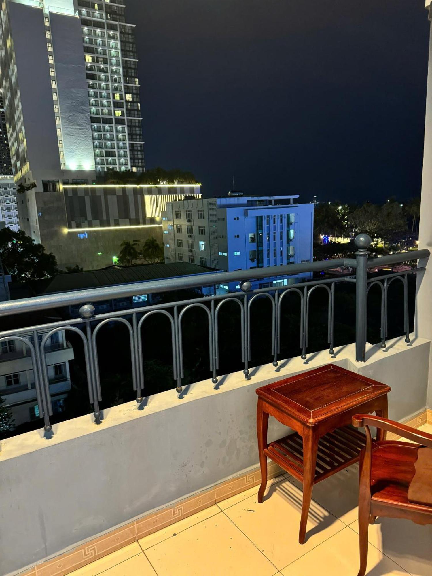 Hotel Tue Tinh Nha Trang Esterno foto