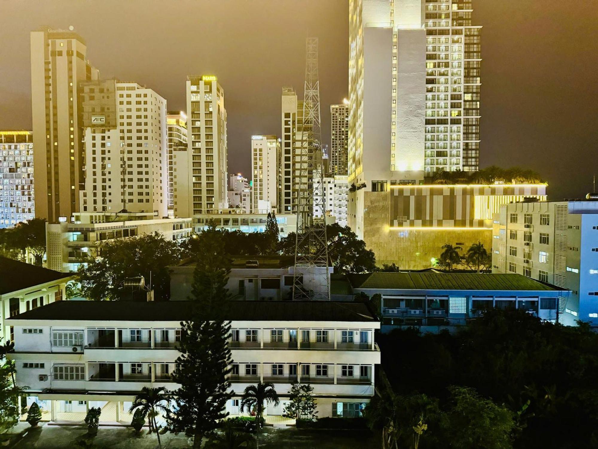 Hotel Tue Tinh Nha Trang Esterno foto
