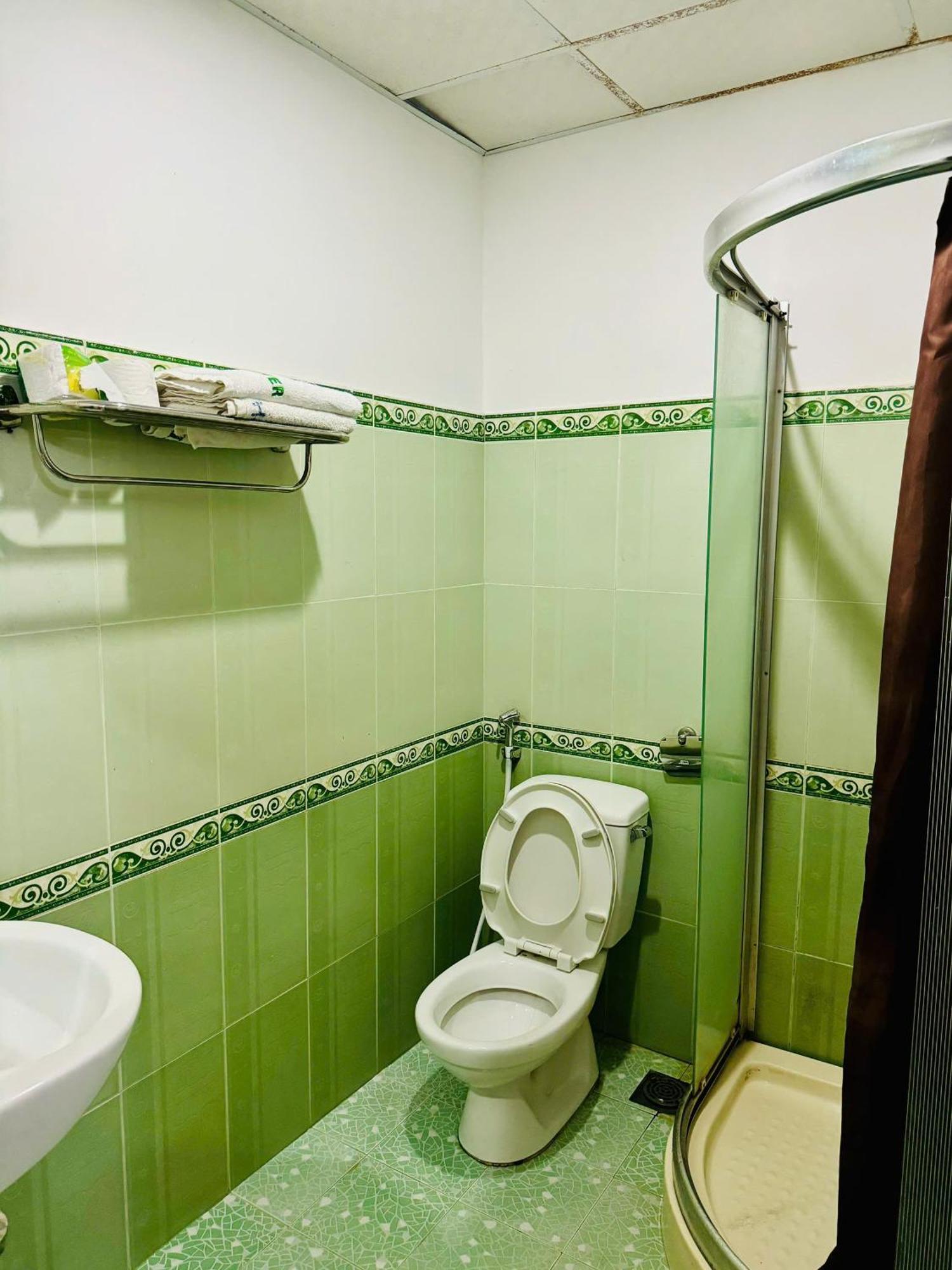 Hotel Tue Tinh Nha Trang Esterno foto