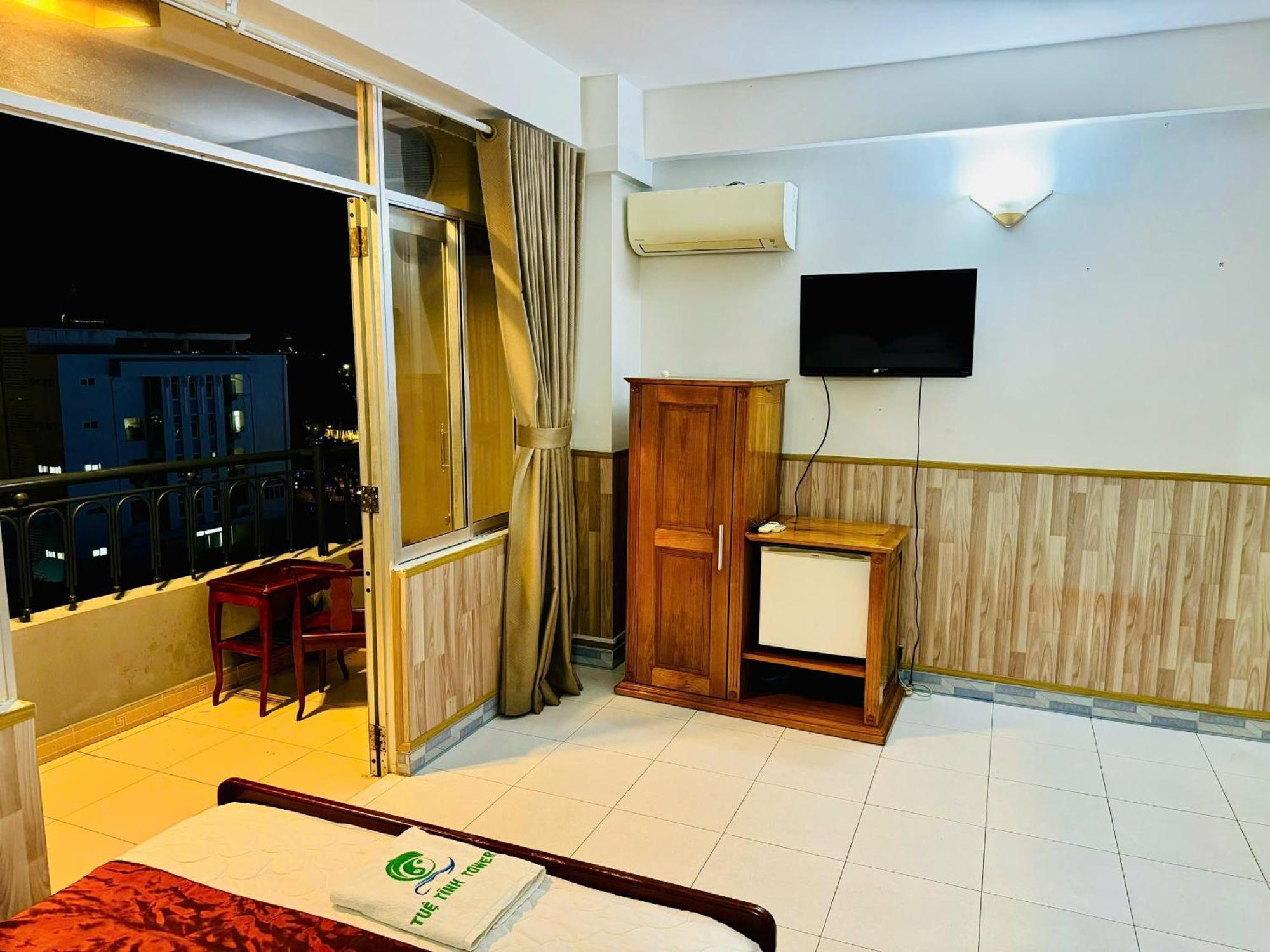 Hotel Tue Tinh Nha Trang Esterno foto